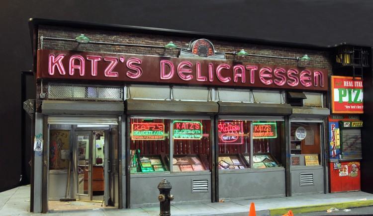 Miniature Urban Sculpture by Alan Wolfson alan wolfson miniature urban sculptures 17 750x435 Miniature Urban Sculpture by Alan Wolfson