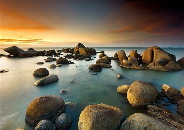 35 Breathtaking Examples of Landscape Photography golden rock 35 Breathtaking Examples of Landscape Photography