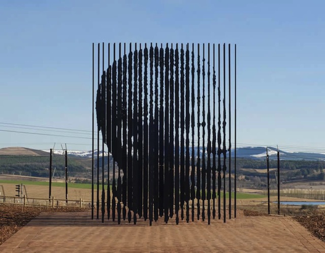 The Freedom Fighter – Nelson Mandela Sculpture made of Prison Bars mandela cianfanelli 01 The Freedom Fighter – Nelson Mandela Sculpture made of Prison Bars