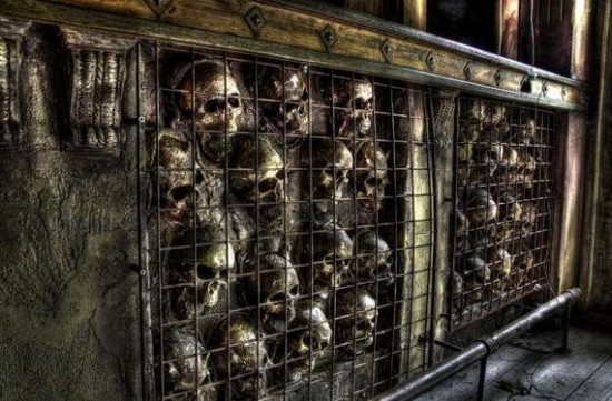 Scariest Restaurant in Belgium scary resturant Belgium 34 550x361 Scariest Restaurant in Belgium