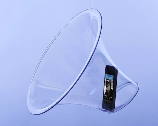 Volume Smartphone Speaker by Paul Cocksedge smartphone speaker1 Volume Smartphone Speaker by Paul Cocksedge
