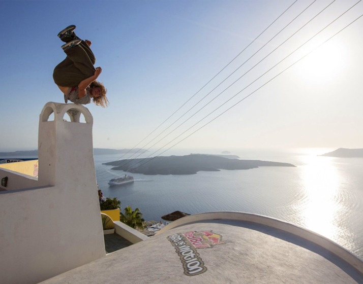 Art of Motion in Santorini 00 Art of Motion in Santorini
