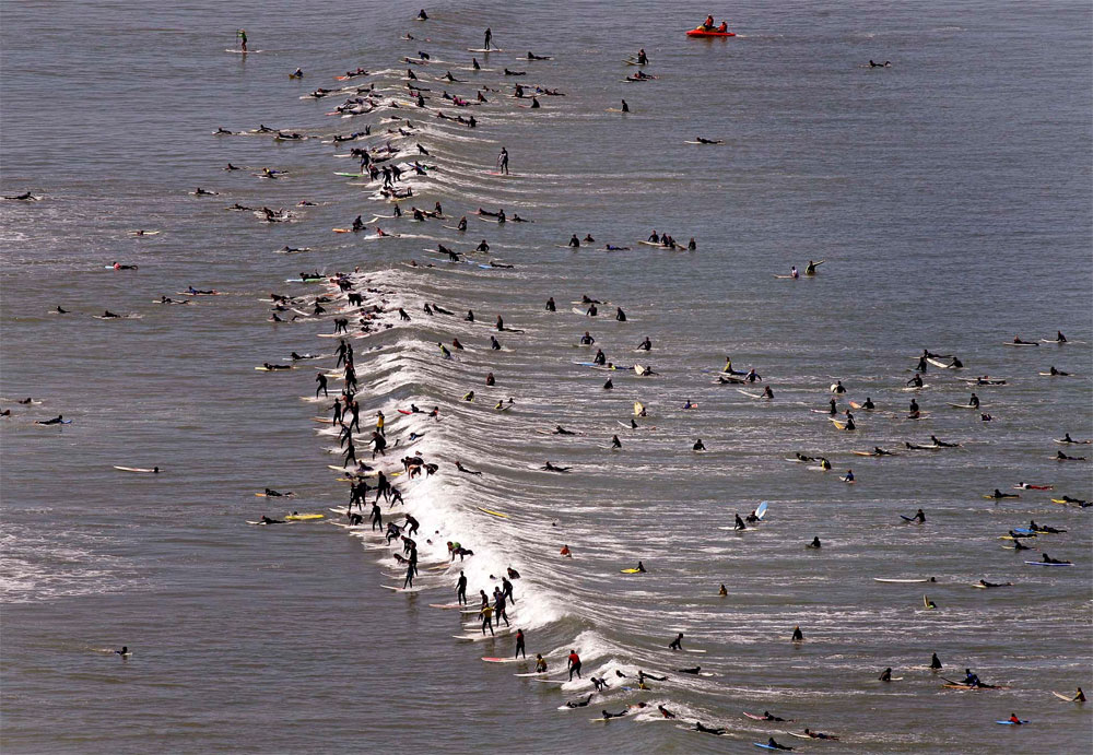 Surfers to Break the Guinness World Record 110 Surfers to Break the Guinness World Record