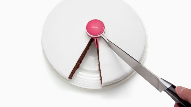Kippy, cuts perfectly equal cake sides to avoid family drama 1670899 poster 1280 cake divider 750x421 Kippy, cuts perfectly equal cake sides to avoid family drama