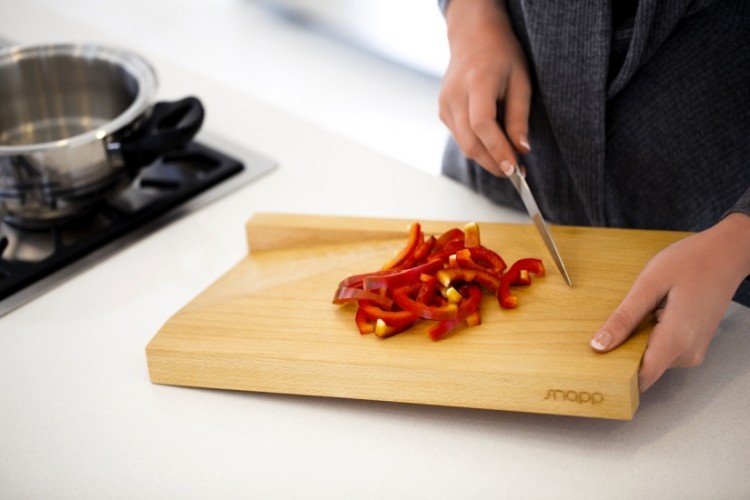 406416 4208 PoUPN6sqWEALEgUj7kFpFrqcL 750x500 Snapp kitchen cutting board