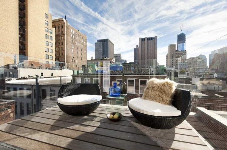 Amazing New York Apartment with a Glass Walkway 711 750x498 Amazing New York Apartment with a Glass Walkway
