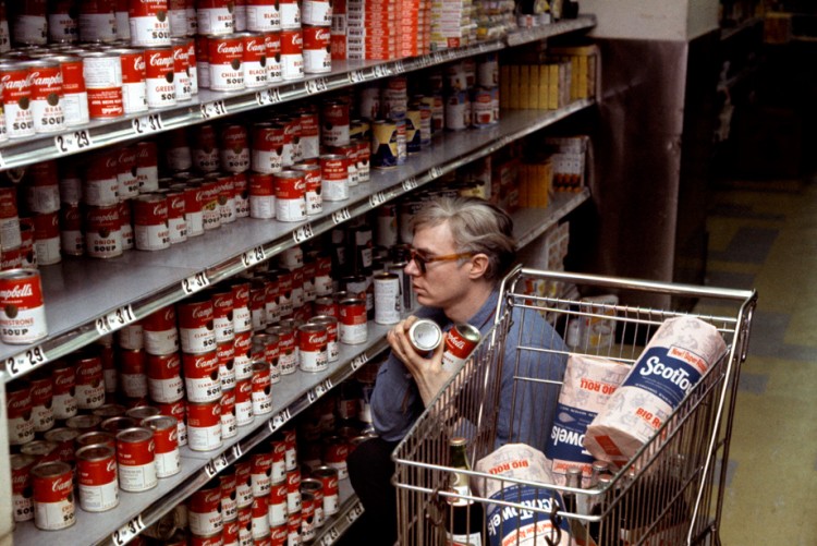 Stars Are Just Like Us Andy Warhol shops at Gristedes supermarket near his 47th street Silver Factory in New York City in 1965 750x501 Stars Are Just Like Us