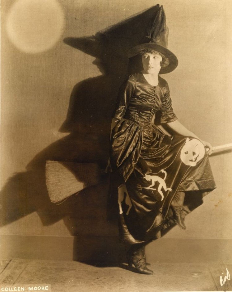 A Shapely Coven of 13 Starlets Colleen Moore 1 750x946 A Shapely Coven of 13 Starlets