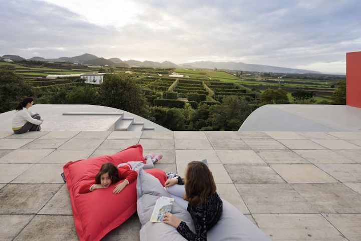 Beautiful Flight Of Birds Residence in Portugal Home 24 Beautiful Flight Of Birds Residence in Portugal