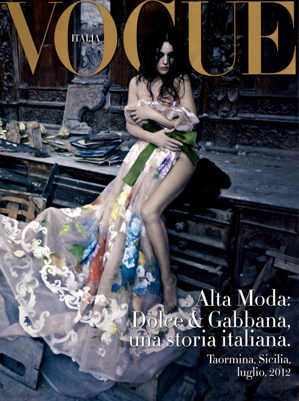 Monica Bellucci for Vogue Italia Szr1nfSJuSI Monica Bellucci for Vogue Italia