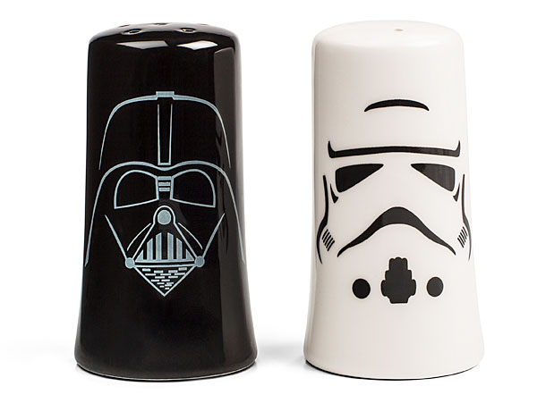 Darth Vader & Stormtrooper Salt & Pepper Shakers f04a star wars salt pepper shakers Darth Vader & Stormtrooper Salt & Pepper Shakers