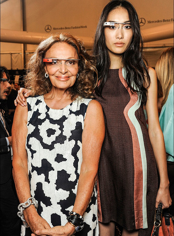 Artificial skin, pulse sensitive dresses and Google Glass debuting at NYFW in Dont Panics second look at Gadget Garments google glass Artificial skin, pulse sensitive dresses and Google Glass debuting at NYFW in Dont Panics second look at Gadget Garments