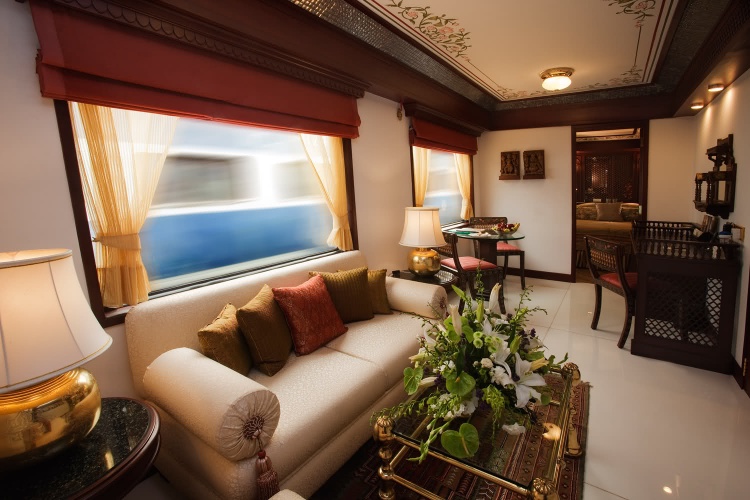 A Luxury Train in India i1a117 A Luxury Train in India