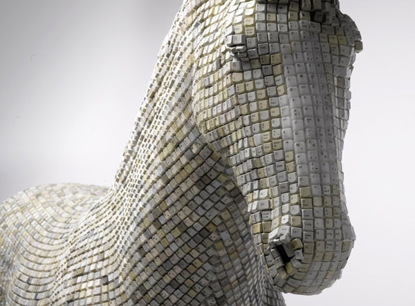 Artist Creates Horse Sculpture From Recycled Computer Keys keyboard horse babis 1 Artist Creates Horse Sculpture From Recycled Computer Keys