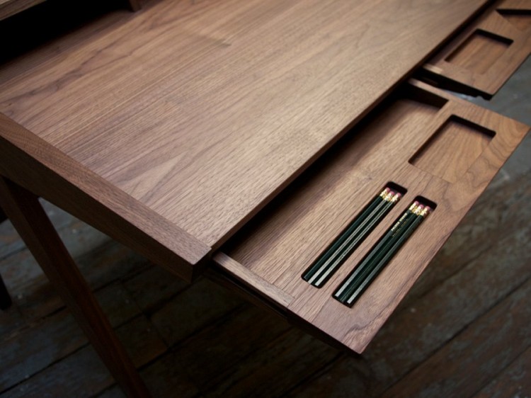 leibal lauradesk phloem 5 750x562 Laura Desk by Phloem Studio