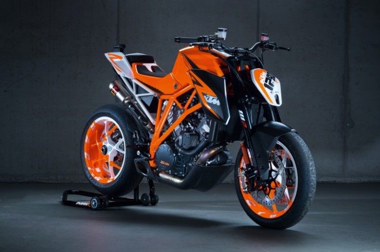 1290 750x498 1290 Superduke R Prototype