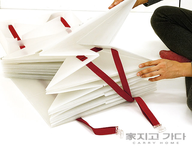 4o2 Carry Home: folding furniture