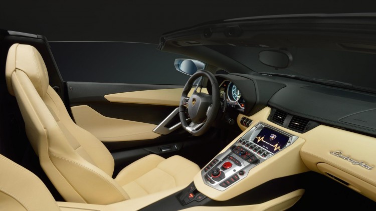 Lamborghini Aventador LP 700 4 Roadster 615884 559055620786729 703540197 o 750x421 Lamborghini Aventador LP 700 4 Roadster