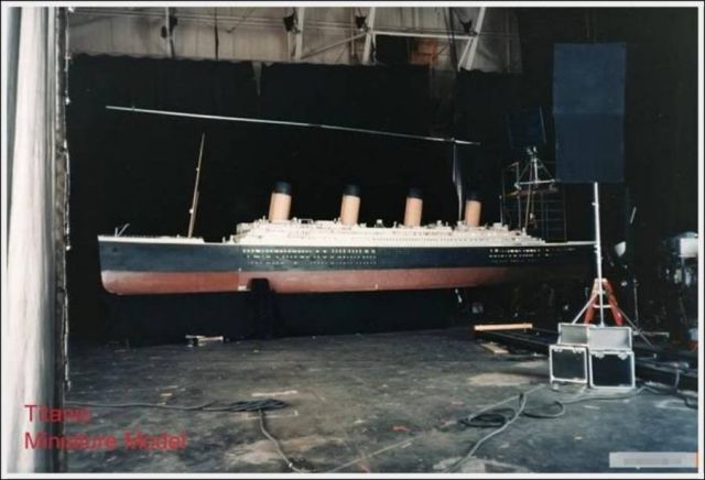 Behind the scenes of Making of “Titanic” Behind the scenes of Making of “Titanic” 3 Behind the scenes of Making of “Titanic”