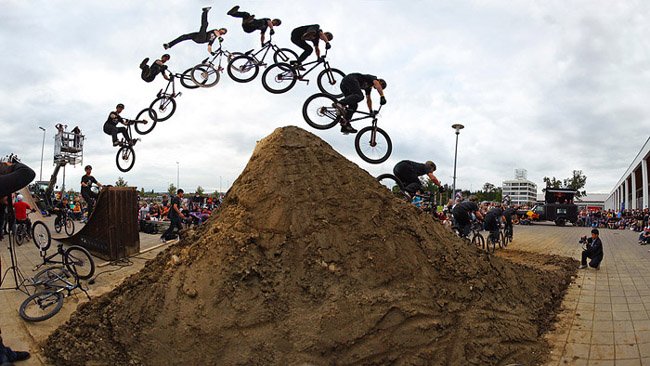 Dangerous Motorbike Stunts, Photography By LARS SCHARL Bike22 Dangerous Motorbike Stunts, Photography By LARS SCHARL