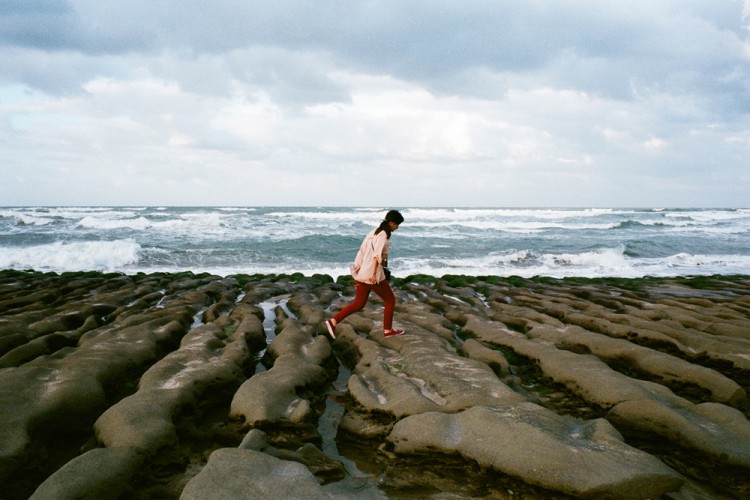 Lao Wei Beach, Taiwan a geological wonder Taiwan by Sean Marc Lee for Global Yodel 4 2 750x500 Lao Wei Beach, Taiwan a geological wonder