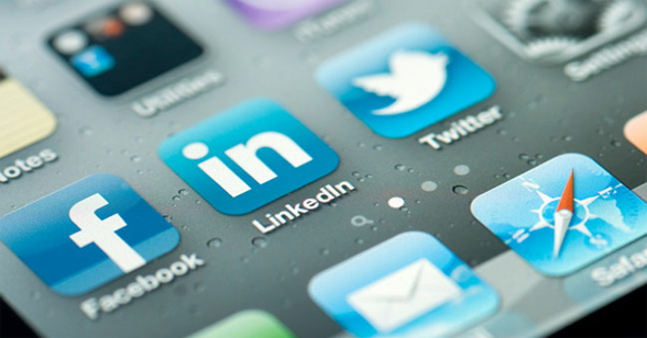 Untitled 13 Most Popular social Media Apps For your iPhone, iPod touch, and iPad  