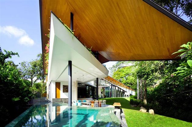 Wing Architectural Masterpiece: Winged House by K2LD Architects