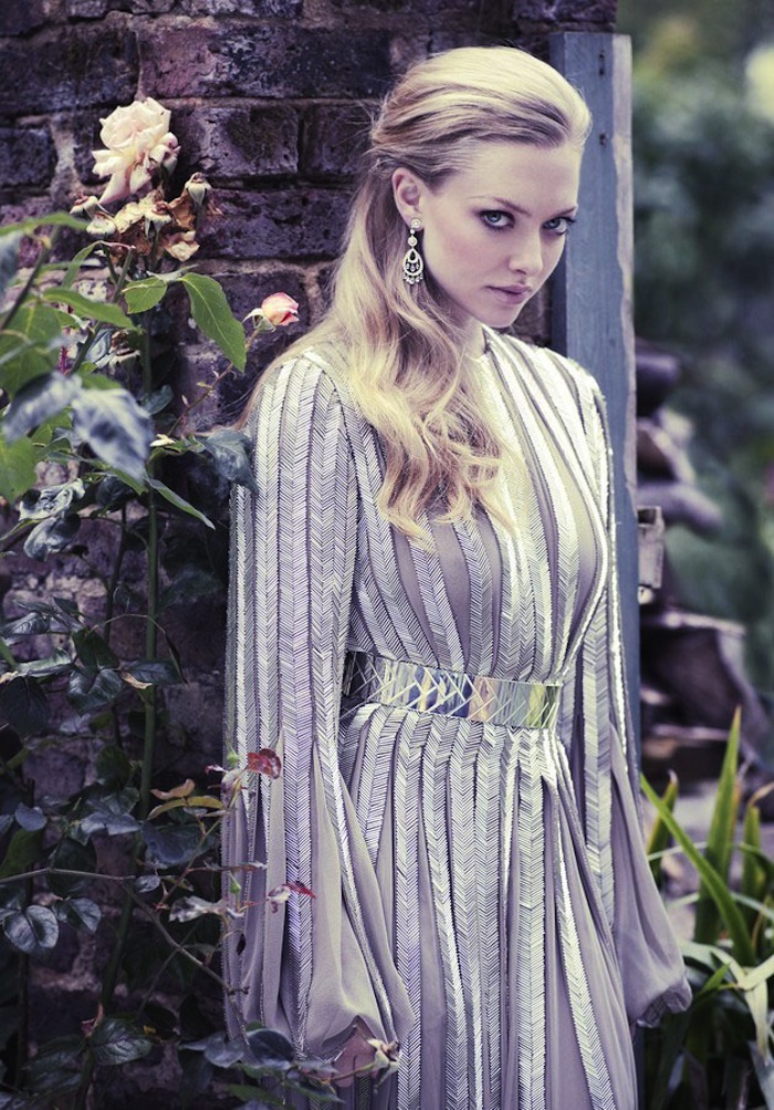 Amanda for this Season amanda seyfried by simon emmett vanity fair december 2012 on couture 05 Amanda for this Season