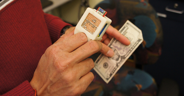 eyering visual assistant 1 EyeRing — Life Changing Technology for the Visually Impaired