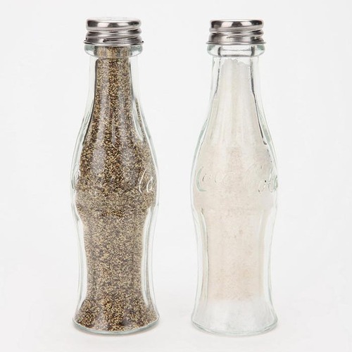 tumblr md53i1ogPK1qiqf01o1 500 Coca Cola Salt & Pepper Shakers.