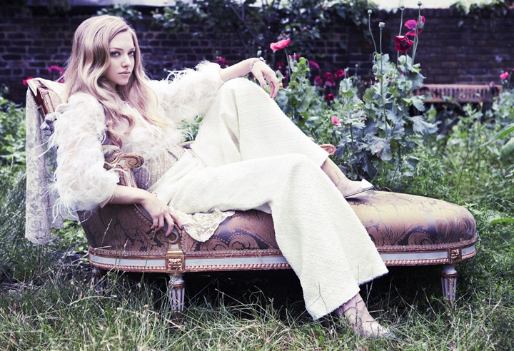 Amanda Seyfried Stuns on The Vanity Fair UK December 2012 tumblr mddc3pUvBs1qb6jeto1 1280 Amanda Seyfried Stuns on The Vanity Fair UK December 2012