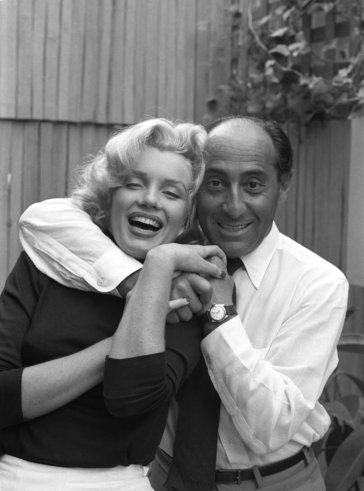 01 Marilyn Monroe and Alfred Eisenstaedt at Monroes Beverly Hills home 1953 Awesome Eisenstaedt’s Surprising Self Portraits