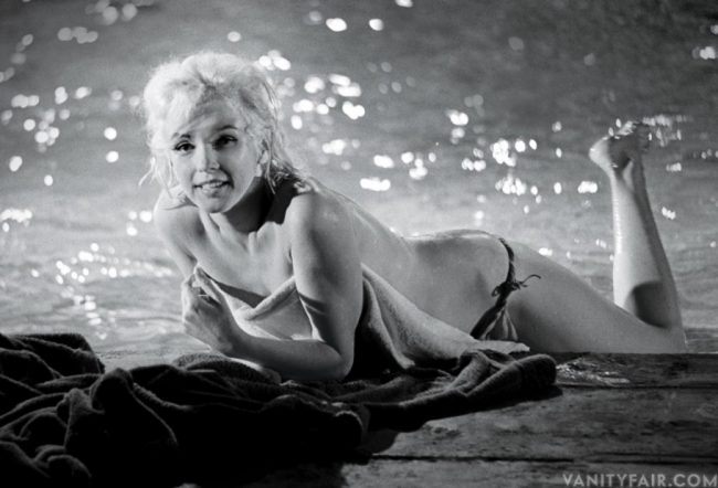 01 Monroe in a never before published picture shot during the pool scene in Something’s Got to Give May 1962 650x442 The Lost Marilyn Nudes from Her Last On Set Photo Shoot