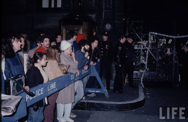 Lennon Shot Dead 04 Outside of the Dakota Lennon Shot Dead