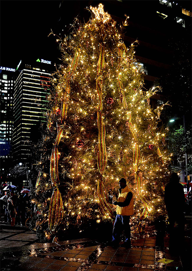 Christmas Lights Around the World 1412 Christmas Lights Around the World