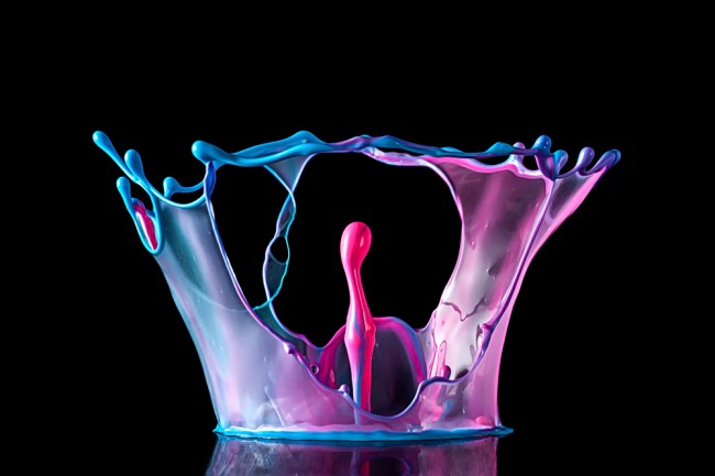 Stunning High Speed Photography Turns Water Droplets Into Liquid Sculptures High Speed Photography Turns Water Droplets Into Liquid Sculptures 17 @ GenCept 650x433 Stunning High Speed Photography Turns Water Droplets Into Liquid Sculptures