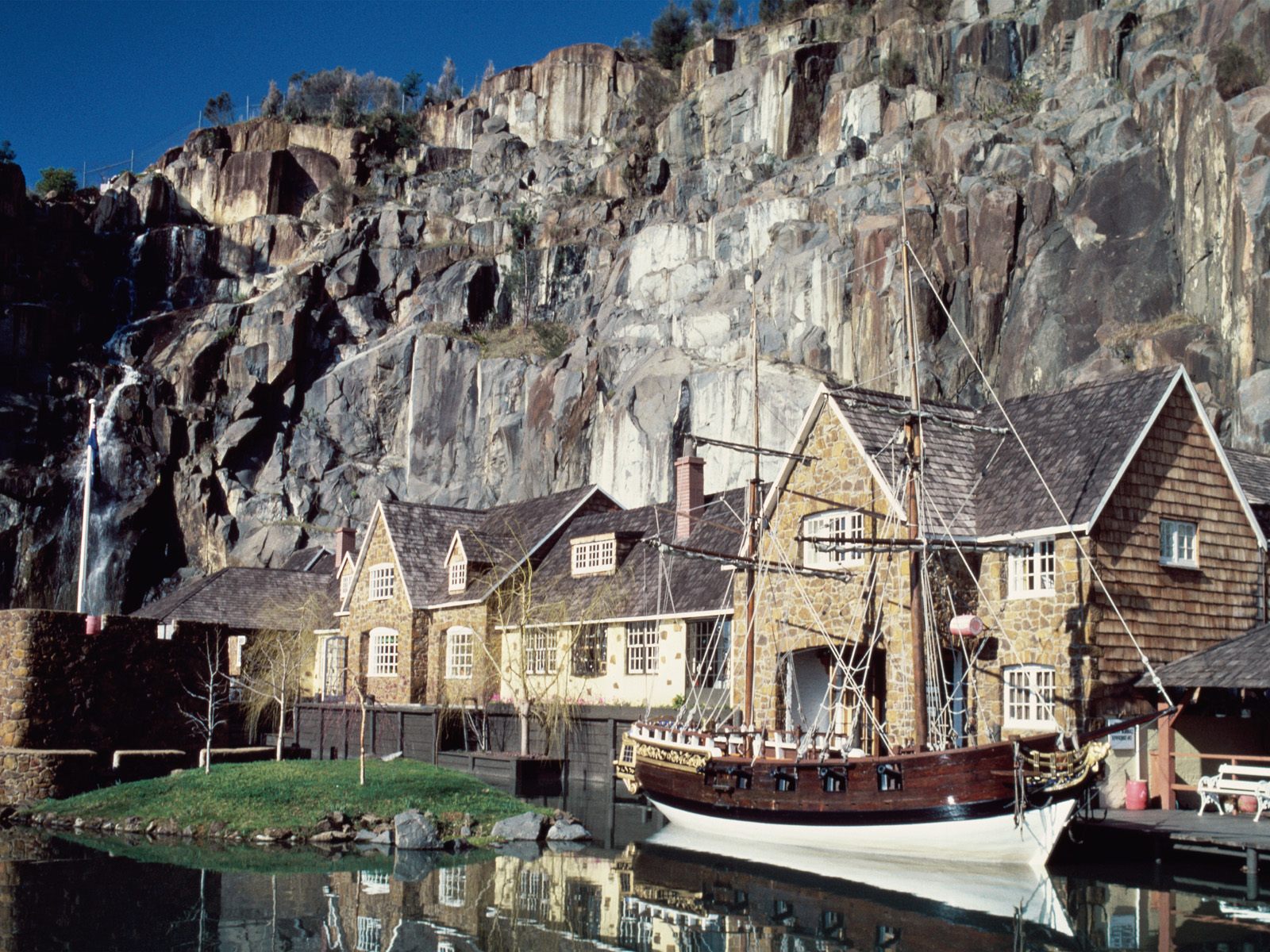 25 High Definition Amazing And Beautiful Sceneries of Australia Penny Royal Gunpowder Mill Tasmania Australia 25 High Definition Amazing And Beautiful Sceneries of Australia