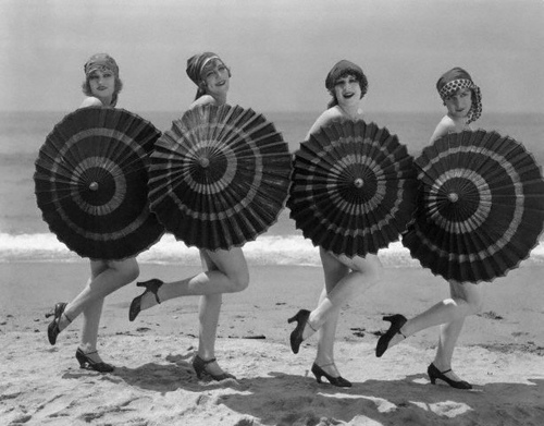 Vintage Bathing Beauties Belles from Late 19th Century to 1930s Vintage Bathing Beauties Belles from Late 19th Century to 1930s 34 Vintage Bathing Beauties Belles from Late 19th Century to 1930s