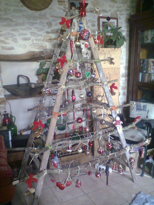 Ladder Christmas Tree ladder christmas tree recyclart 600x800 Ladder Christmas Tree