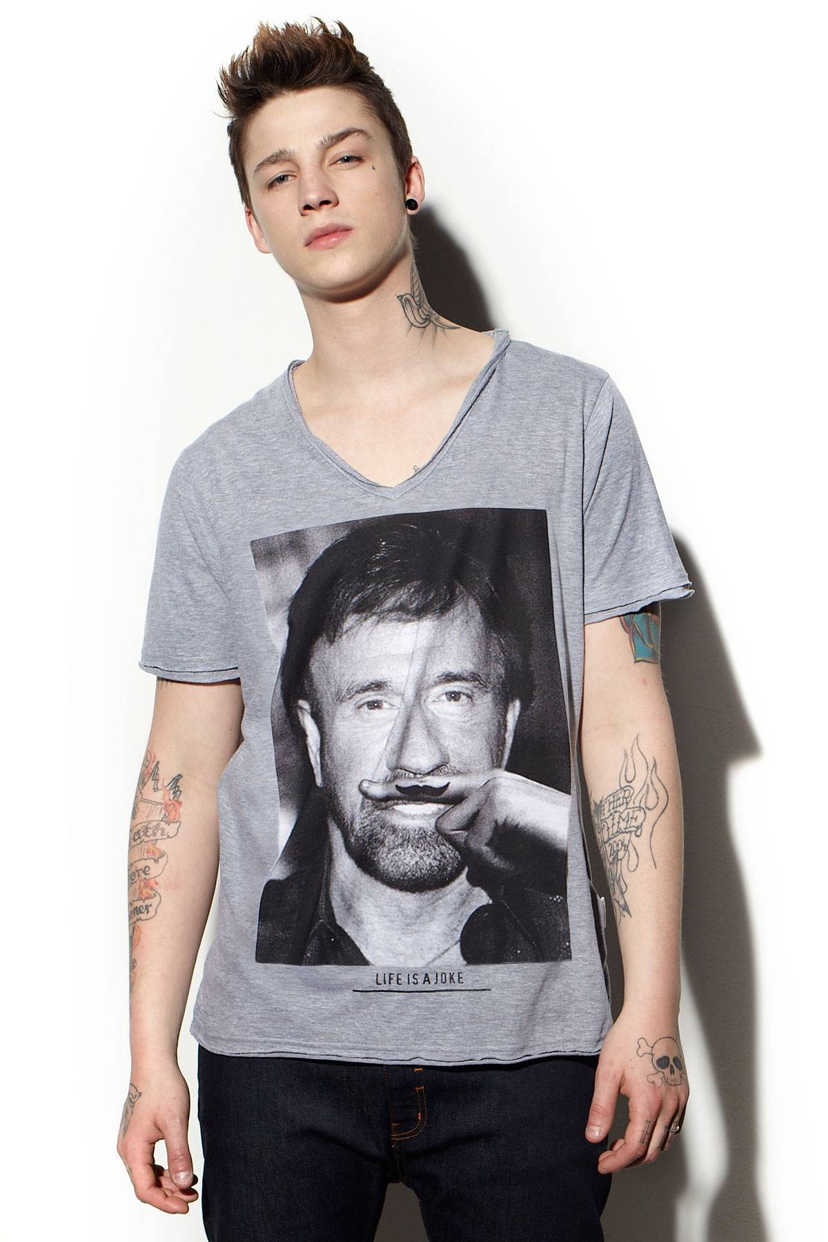 Moustache tees series from Eleven Paris norri v neck Moustache tees series from Eleven Paris