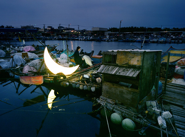 ‘Private Moon’ by Leonid Tishkov private moon leonid tishkov 11 ‘Private Moon’ by Leonid Tishkov