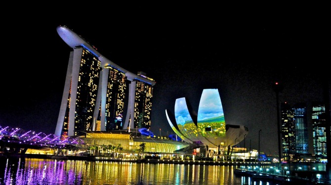10 World best Christmas lights displays singapore1 10 World best Christmas lights displays
