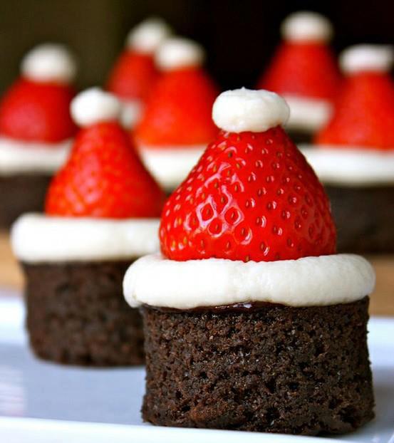 10 creative fruits arrangements ideas Mini Santa brownie with strawberry Christmas creative cupcakes 10 creative fruits arrangements ideas