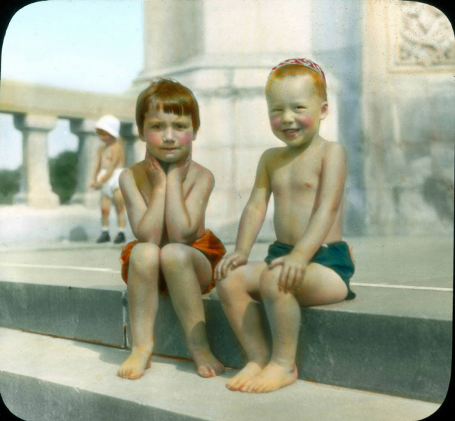 Life in Moscow 1931 in Color Photos Moscow 1931 In Color 1 650x602 Life in Moscow 1931 in Color Photos