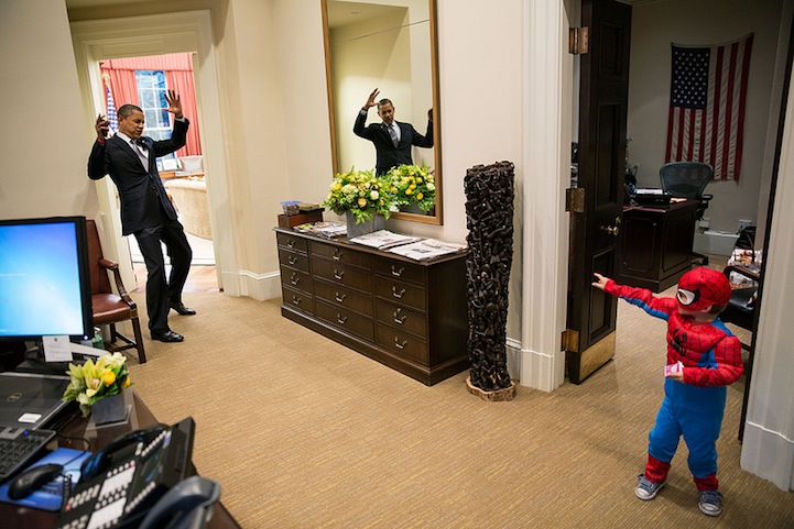 The Most Powerful Photos of the President in 2012 petesouzathewhitehouse20129 The Most Powerful Photos of the President in 2012