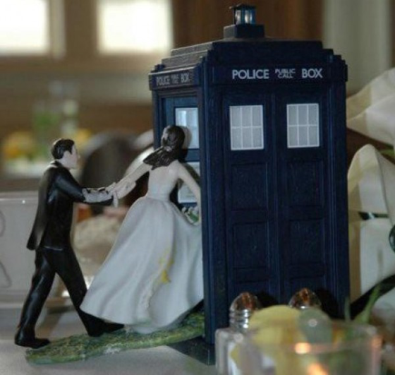 tardis2 The coolest wedding cake toppers