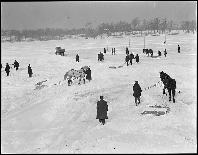 Black and White Photos of Ice Skating in The Past Black and White Photos of Ice Skating in The Past 8 Black and White Photos of Ice Skating in The Past