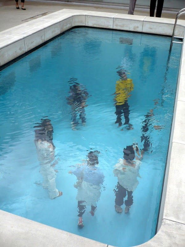 Leandro Erlich 2 Stunning swimming pool illusion