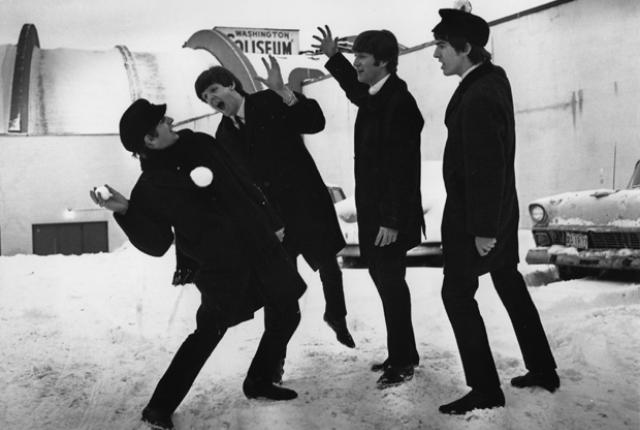Vintage Photos of People Having Fun in the Snow Vintage Photos of People Having Fun in the Snow 13 Vintage Photos of People Having Fun in the Snow