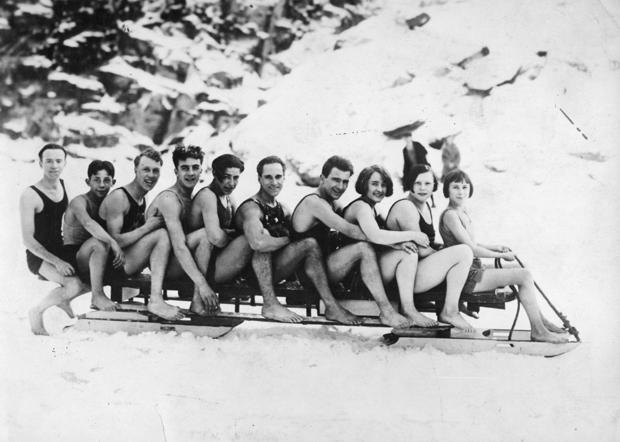 Vintage Photos of People Having Fun in the Snow Vintage Photos of People Having Fun in the Snow 16 Vintage Photos of People Having Fun in the Snow